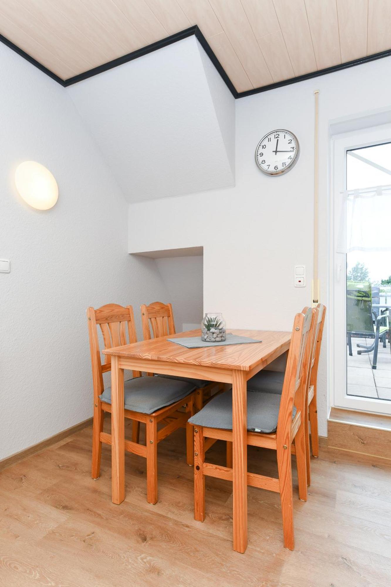 Ferienwohnungen Im Haus Flinthoern Neuharlingersiel Eksteriør billede