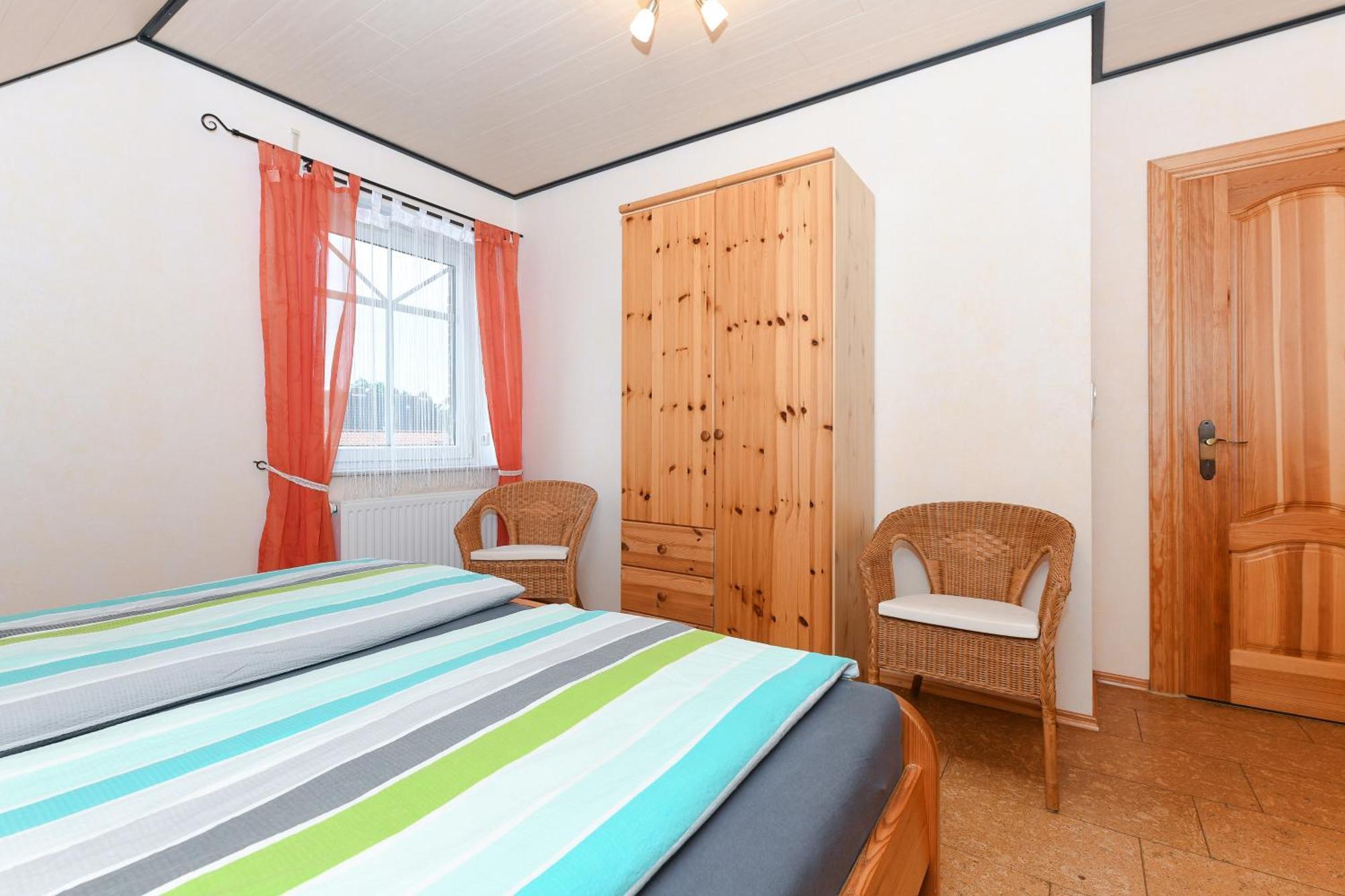 Ferienwohnungen Im Haus Flinthoern Neuharlingersiel Eksteriør billede